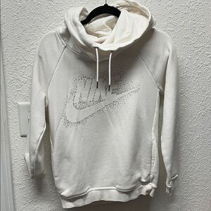 Nike white Pullover with Logo